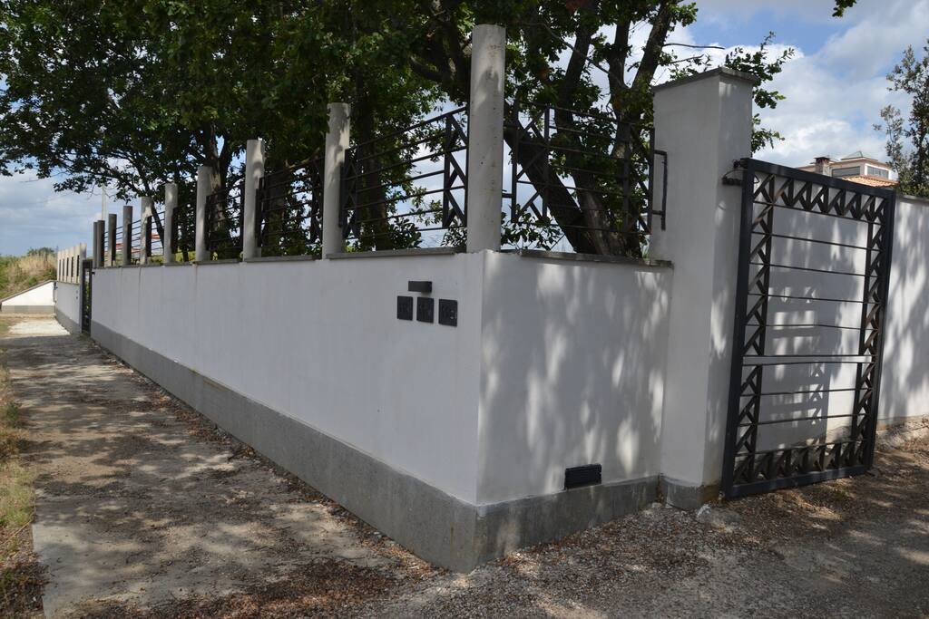 ingresso alla zona residenziale