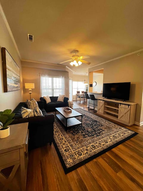 Beautiful condo in Villages of Five Points, Lewes