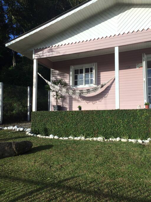 Chalé na Serra com Jardim.