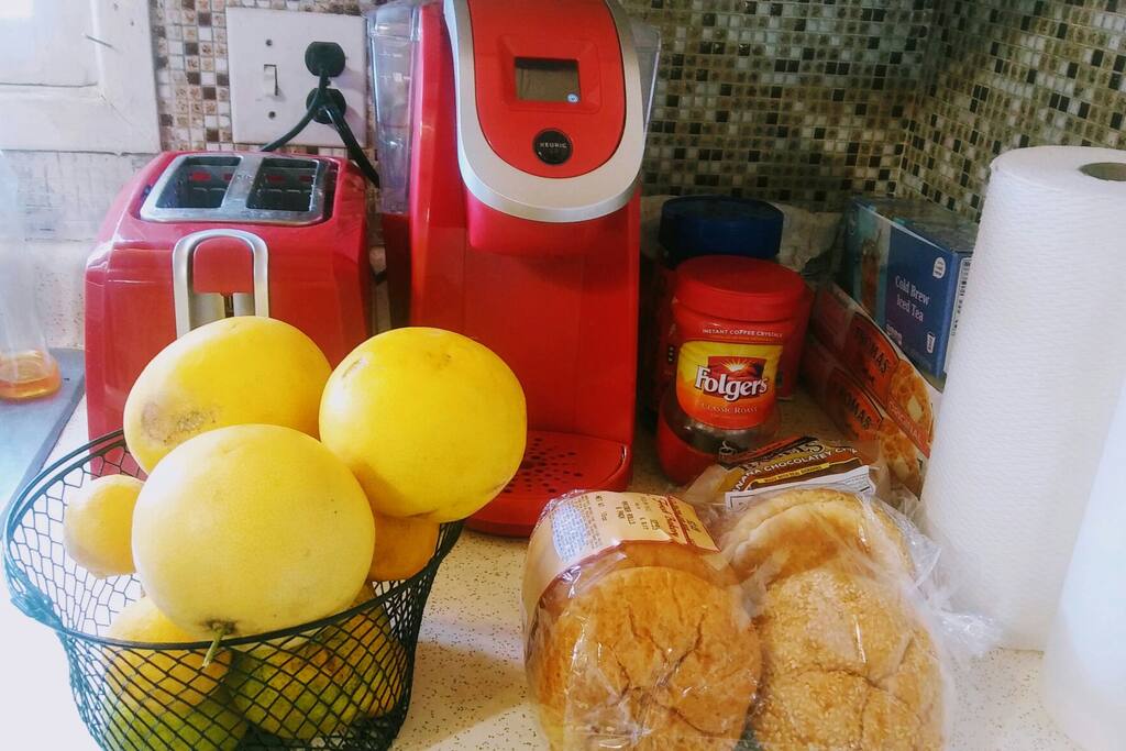 Help yourself to coffee, tea, bread and fruit of the day! (Included.) Also, orange juice, milk and water in the refrigerator!