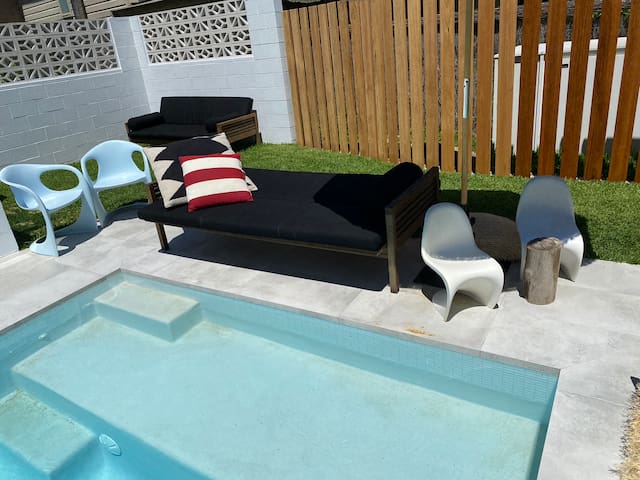 Emi-Lou’s at Palm Beach, Mineral Pool, A/C, Sauna