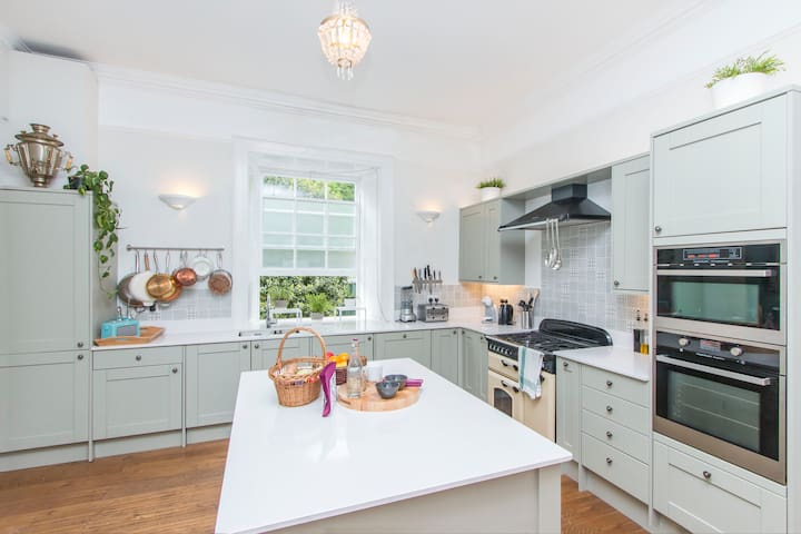 Georgian Townhouse, 3 Berkeley Square, Clifton gallery image 4