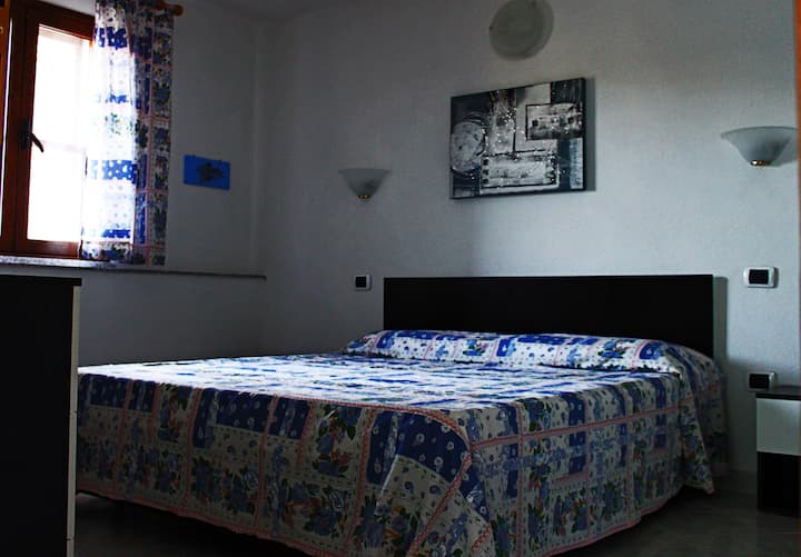 חדר זוגי עם חדר רחצה פרטי בחדר