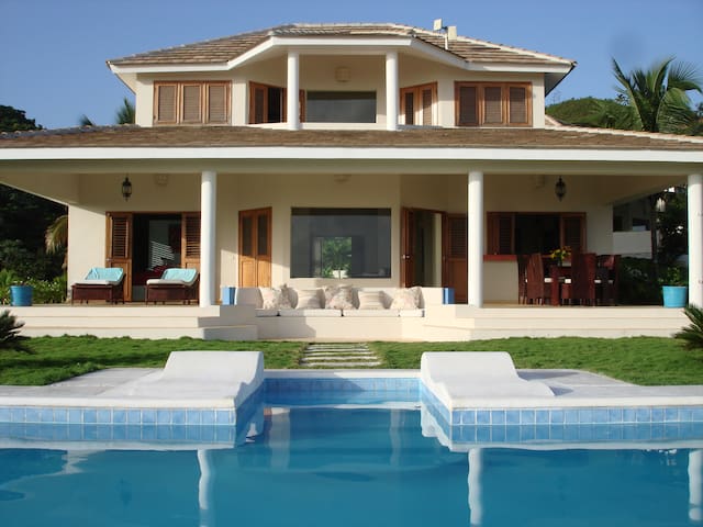 Villa stunning views of the Ocean