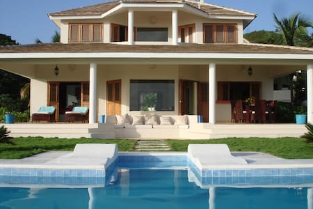 Villa stunning views of the Ocean