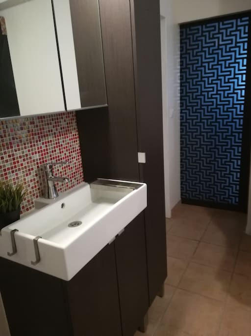 lavabo et WC privatif