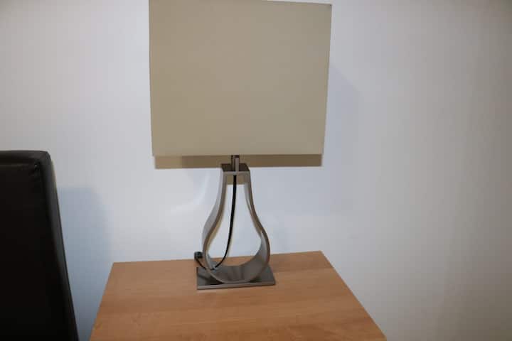 Taa na meza ya usiku