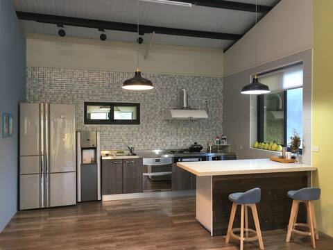 Xiaoshanqiu Building A Cottage is a private house near the National Forest Recreation District of Ov
