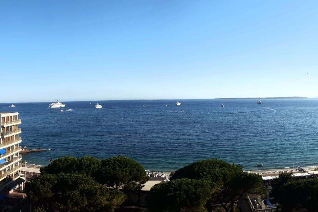 Vue Panoramique Exceptionnelle du Cap d'Antibes à l'Esterel