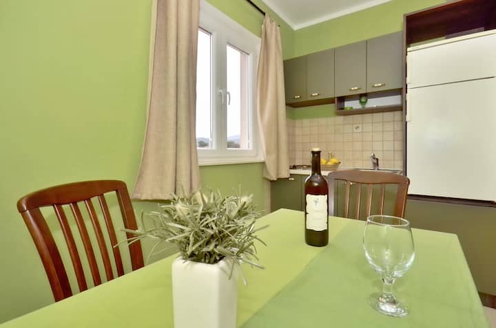 Olive's apartment, Prime location, Nice balcony