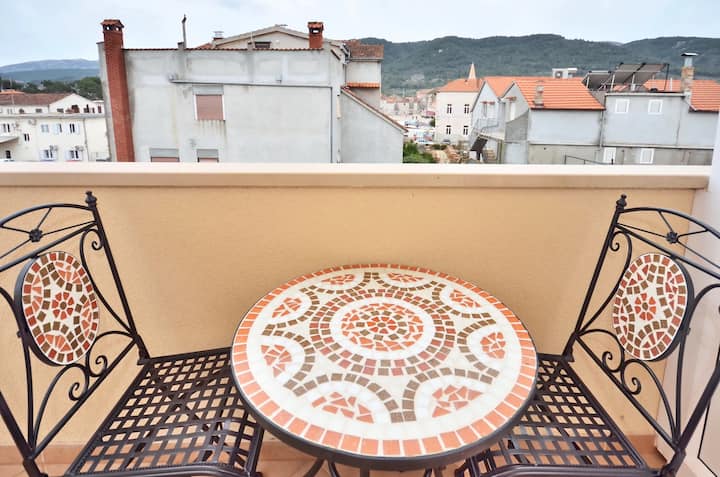 Olive's apartment, Prime location, Nice balcony