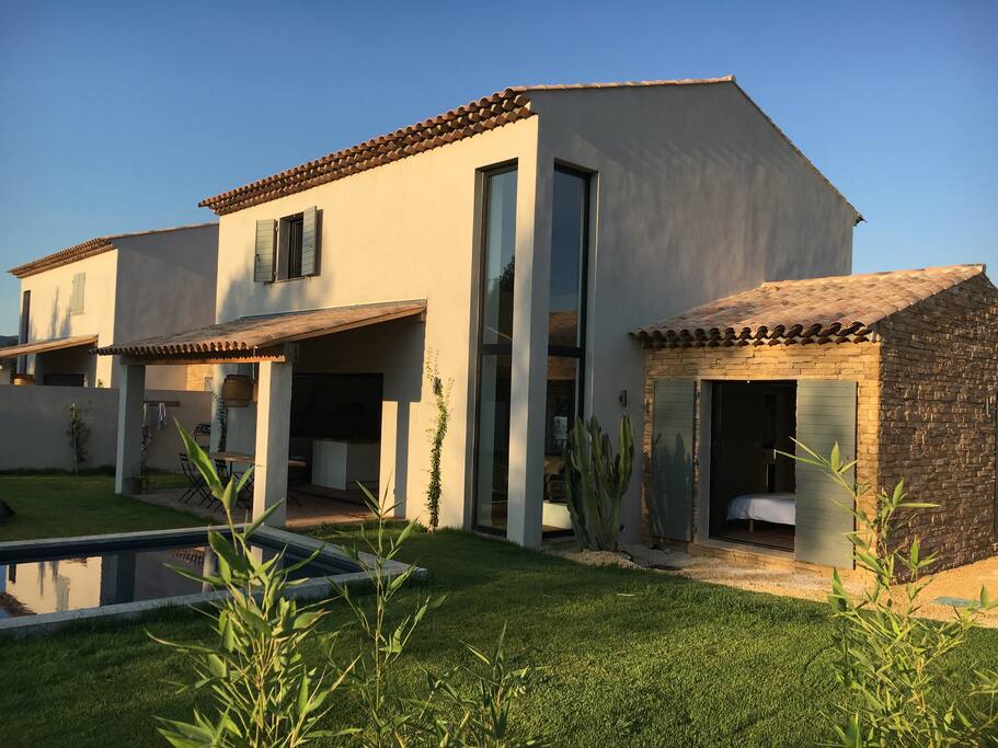 maison depuis le jardin