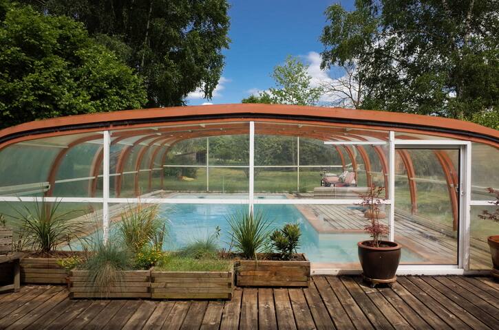 PISCINE ET FORET PROCHE PARIS