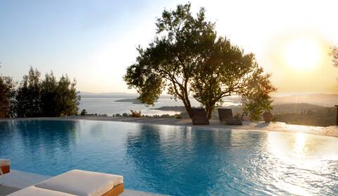 Luxury Villa with a fantastic view