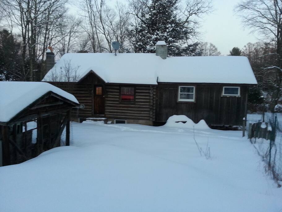 Romantic Log Cabin in the Woods Cabins for Rent in Monticello, New