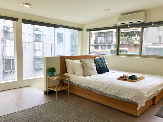 Good Studio 3C @ Ximen MRT (5 min walk)