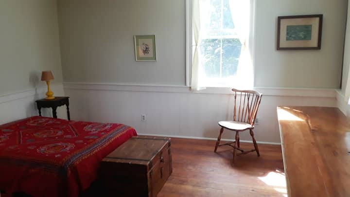 ห้องนอนตะวันตกชั้นบน