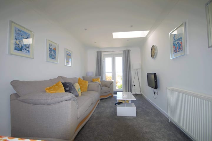 2 Bedroom Property In Carbis Bay, With Sea Views. - Gwithian