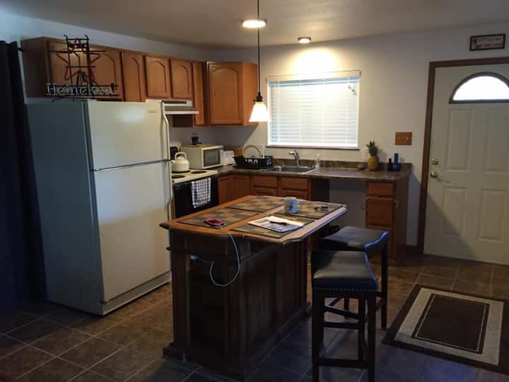 Upper Studio Apartment with Tournament Pool Table Apartments for Rent