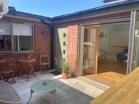 Top Airbnb: The Hideaway in Havant