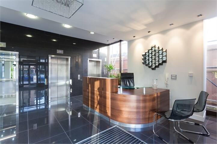 Luxury New Build 1 Bed Flat with Gym and parking.