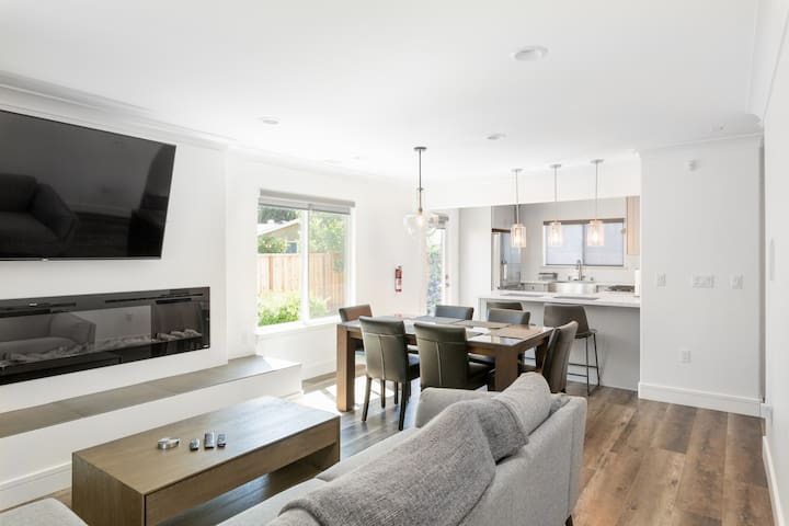 Brand new luxury house near high tech companies