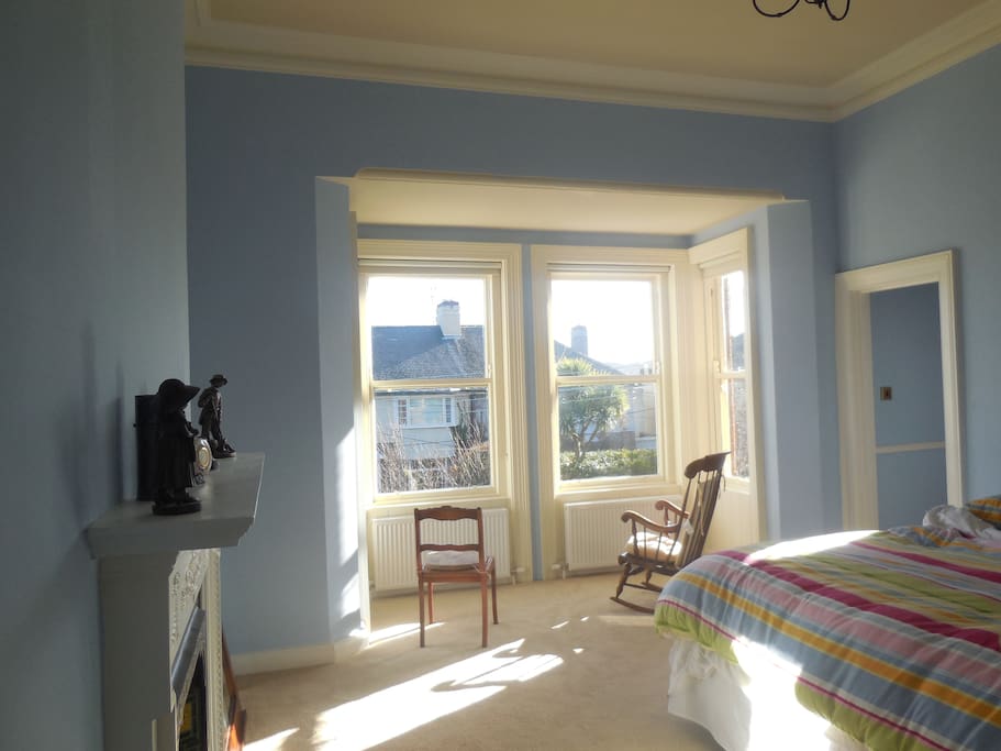 master bedroom (with ensuite)