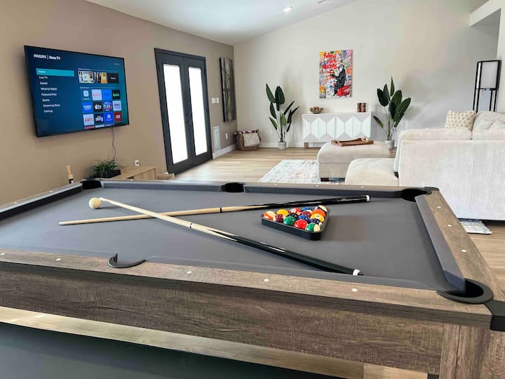 Luxurious 5 Bedroom Home 10min To Las Vegas Strip! - Las Vegas Strip, NV