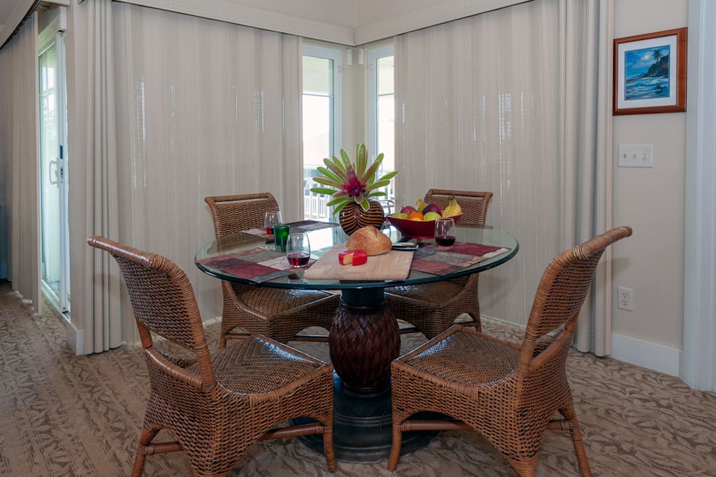 Plantation 1322 Dining Area