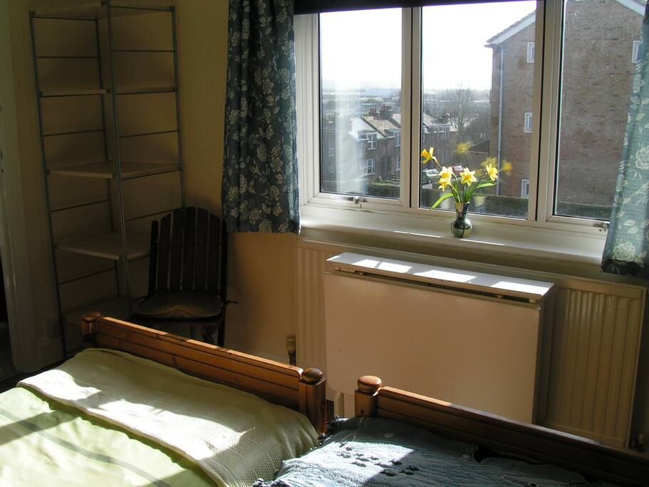 Small room with twin beds