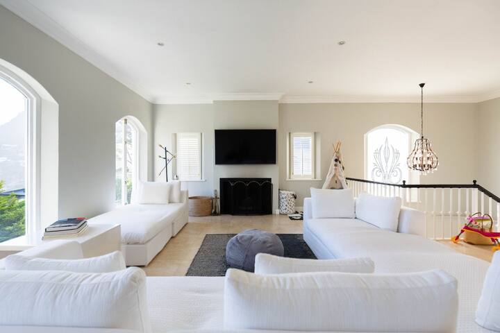 Luxury Forest Home in Ruyteplaats Estate gallery image 3