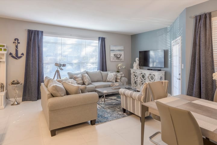 Avalon Ground Floor Condo—coastal Soul - Clearwater Beach, FL