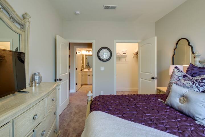 Relaxing lake views near DT Nashville & Airport gallery image 5