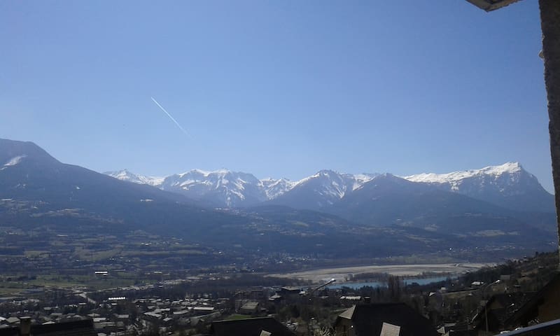 STUDIO LAKE AND MOUNTAIN