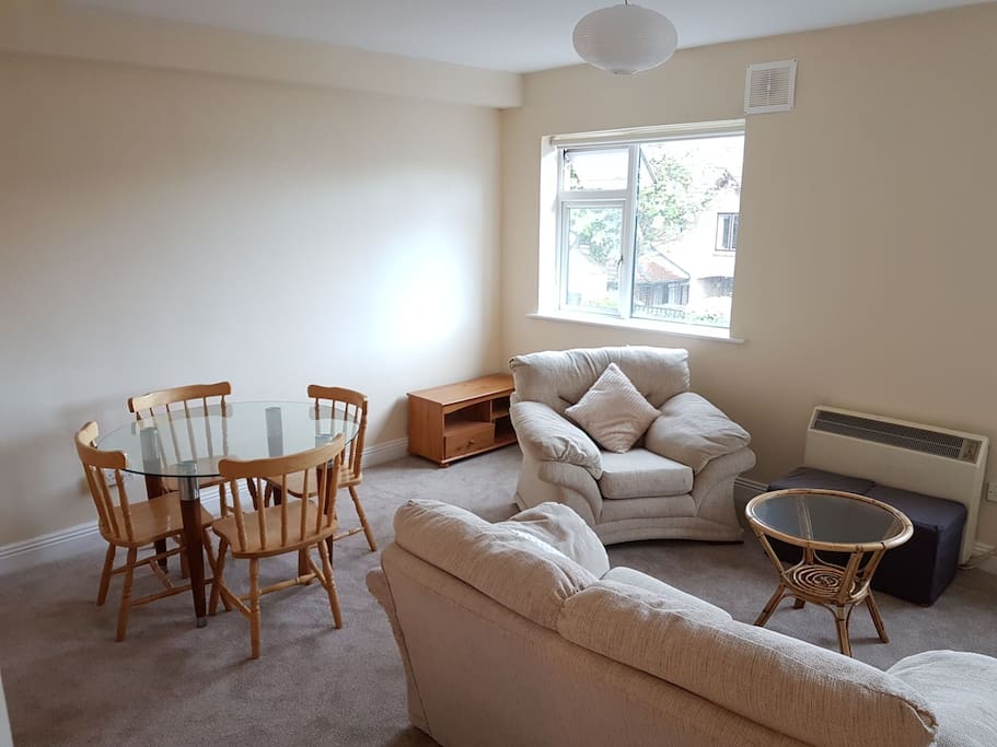 Lounge / Dining room