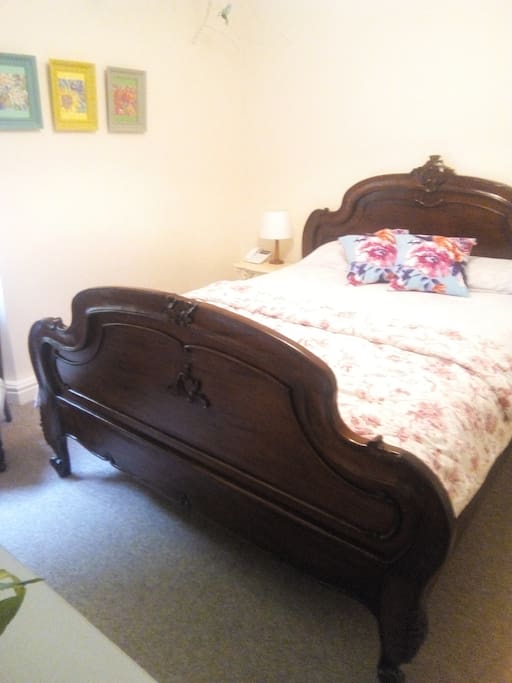 Spacious room in a quiet location