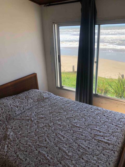Comfortable oceanfront home