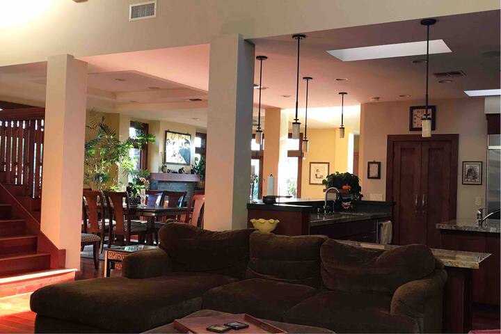 Zen Vibes- private pool/spa, central location. gallery image 2