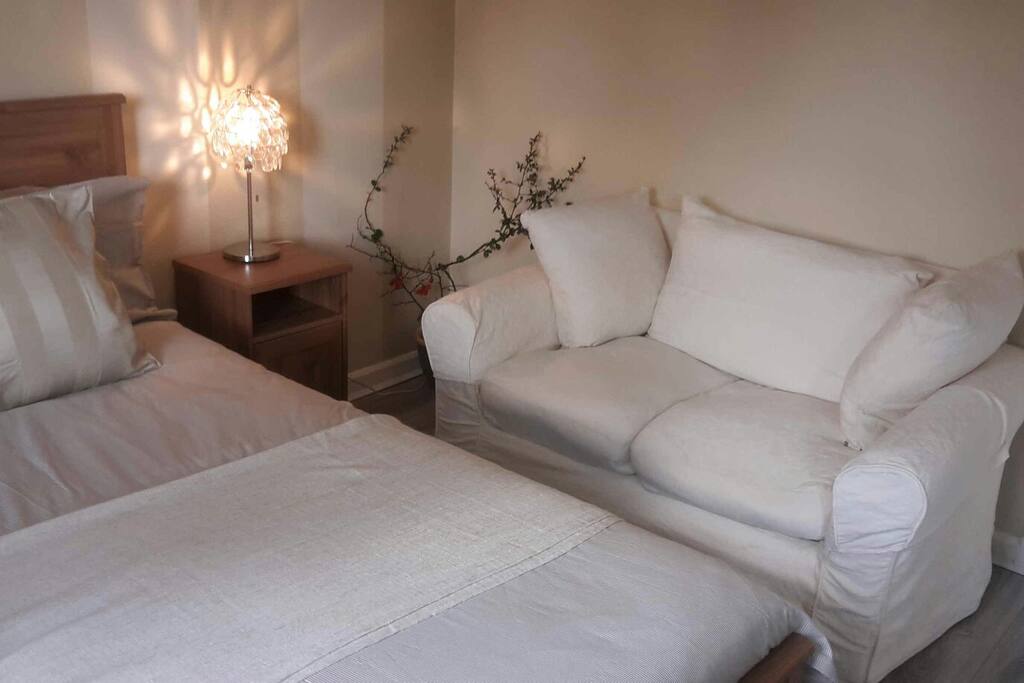 2 seat sofà in your room