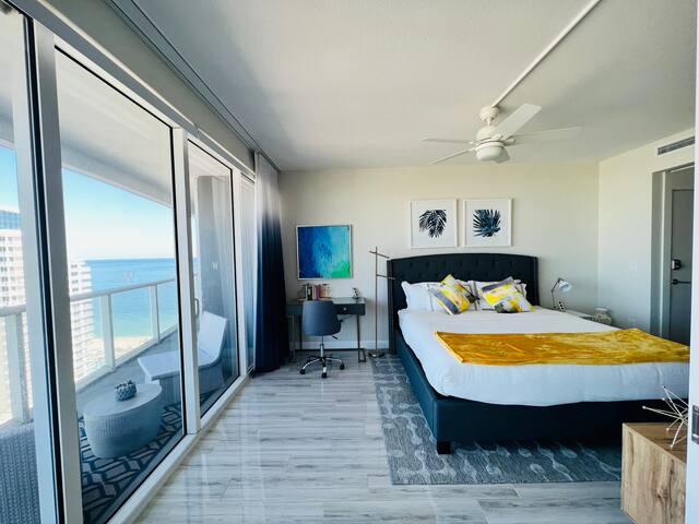 Luxury 2×2 condo, water views & hotel amenities gallery image 3