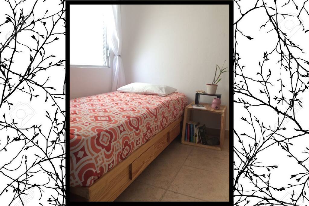 The bed
Twin Size, so you can sleep confortable.