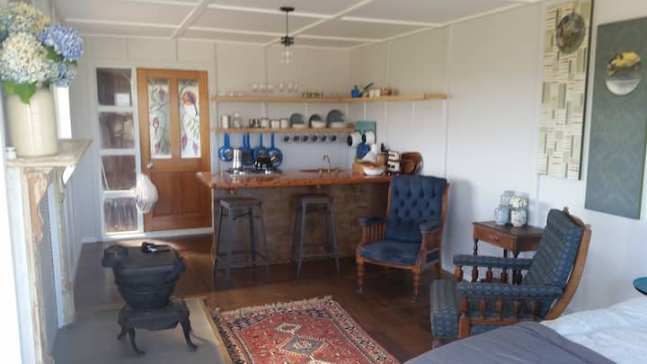 Te Papa Eco Cottage, Off The Grid Luxury - Waiuku