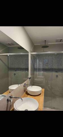 Coastal cheerful 4 bedroom home/ Ocean Grove gallery image 3