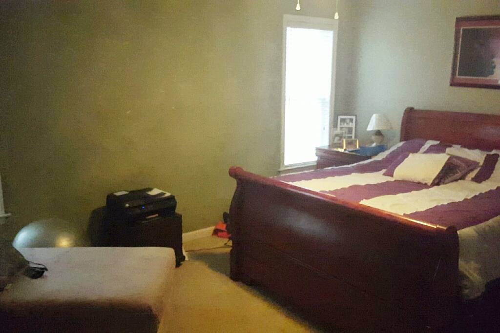 Master bed queen
