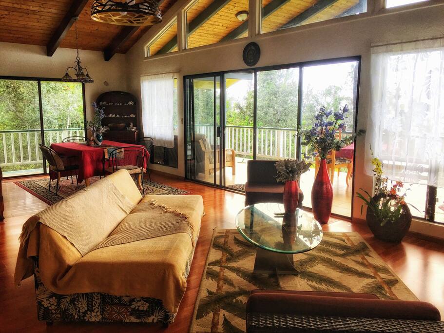 Top 100 Airbnb Rentals 2017 in Captain Cook, Hawaii