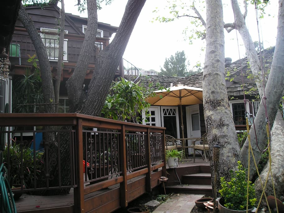 Bachelor/Treehouse Apartments for Rent in Studio City, California, United States Bachelor/Treehouse Apartments for Rent in Studio City, California, United States