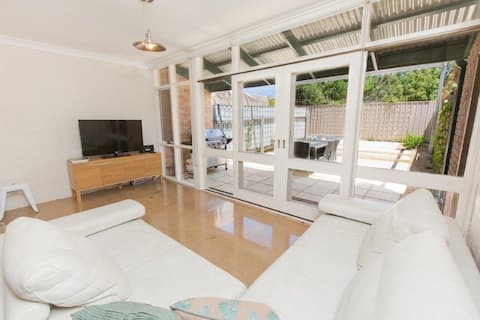 Mildura Townhouse Central  4 bdrm 2 bath WIFI
