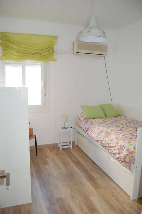 Dormitorio con dos camas de 90 cm ancho