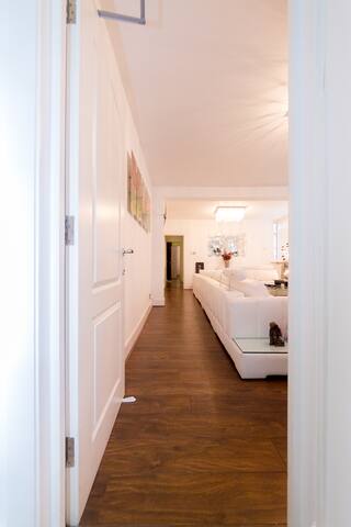 LUXURIOUS APART.30 MIN LONDON gallery image 5