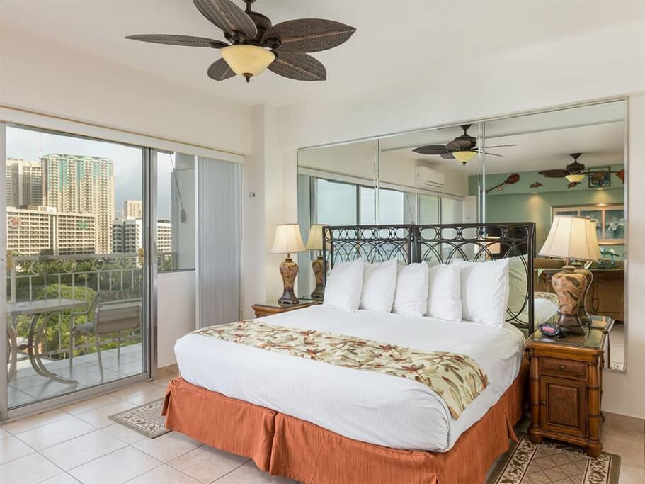 waikiki_shore_11ov_1006_bedroom_2.jpg